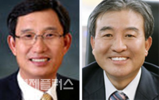이상용 현 회장(좌), 문재우 씨