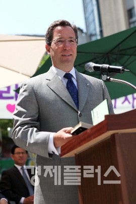 리처드 웨커 외환은행 이사회의장