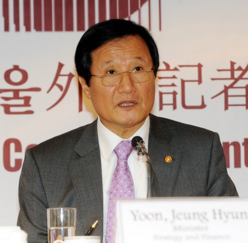 윤증현 기획재정부장관