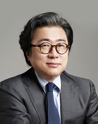 - 조정호 메리츠금융 회장